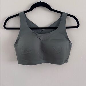 Lululemon sports Bra high impact gray/sage